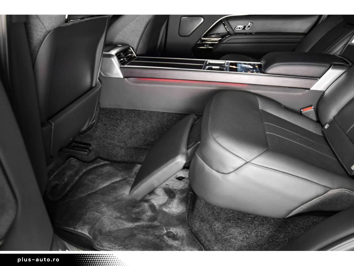 LAND ROVER Range Rover SV P530 4.4 V8 LWB