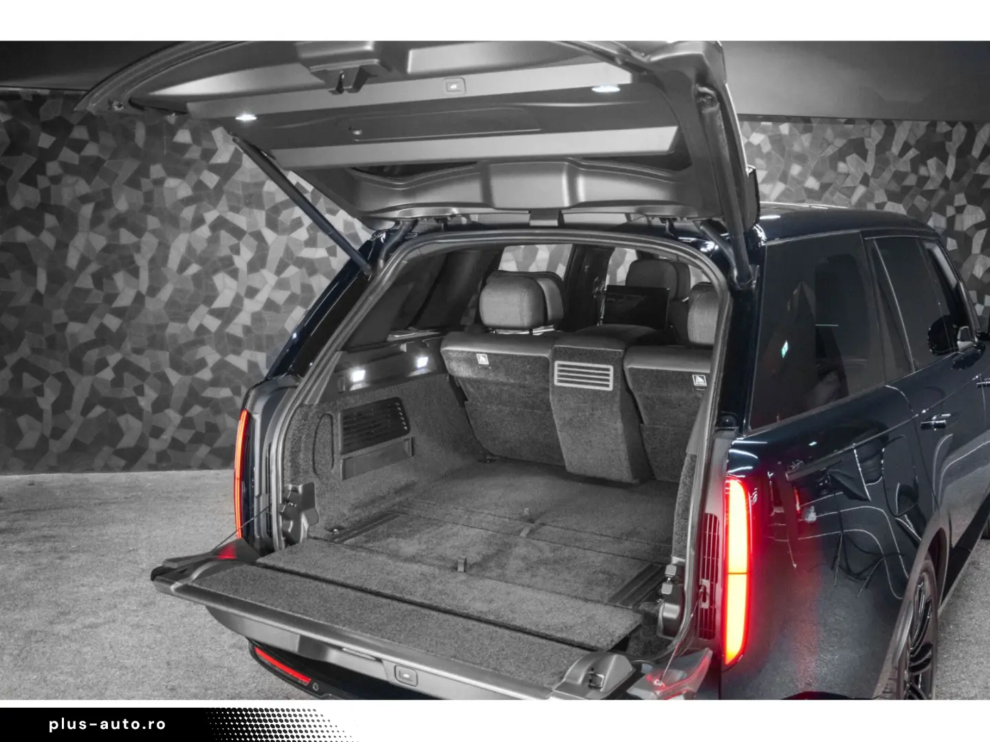 LAND ROVER Range Rover SV P530 4.4 V8 LWB