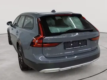 VOLVO V90 Cross Country B5 B AWD Pro Leder AHK