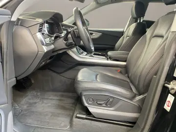 AUDI Q8 55 3.0 TFSI quattro