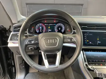 AUDI Q8 55 3.0 TFSI quattro