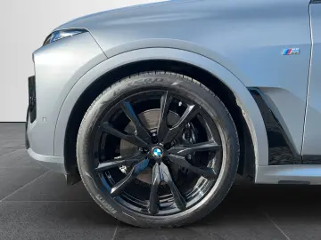 BMW X7 xDrive 40 d M Sport CARBON SKYLOUNGE AHK