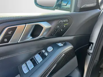 BMW X7 xDrive 40 d M Sport CARBON SKYLOUNGE AHK