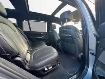 BMW X7 xDrive 40 d M Sport CARBON SKYLOUNGE AHK