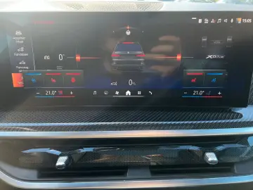 BMW X7 xDrive 40 d M Sport CARBON SKYLOUNGE AHK