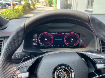 SKODA Kodiaq 2.0 TSI DSG 4x4 RS