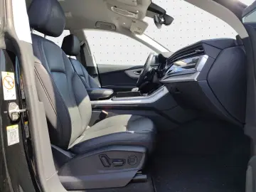 AUDI Q8 55 TFSI quattro