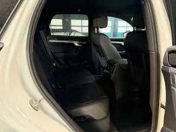 VW Touareg 3.0 V6 TDI 4M R-Line