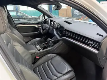 VW Touareg 3.0 V6 TDI 4M R-Line