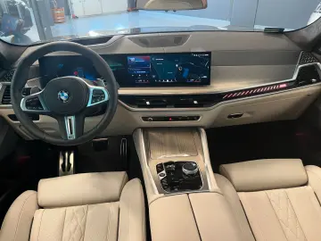 BMW X6 M60 i xDrive   HUD   PANO  LED  360 KAMERA