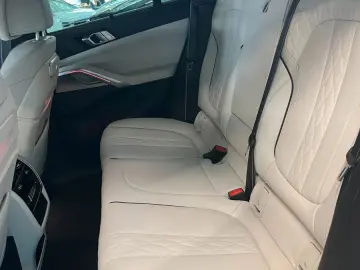 BMW X6 M60 i xDrive   HUD   PANO  LED  360 KAMERA