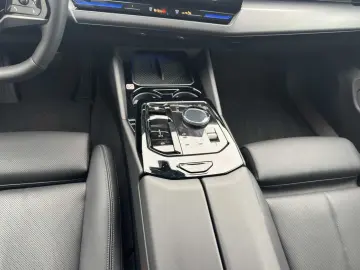 BMW 520 i 360  Kamera Head-Up Display