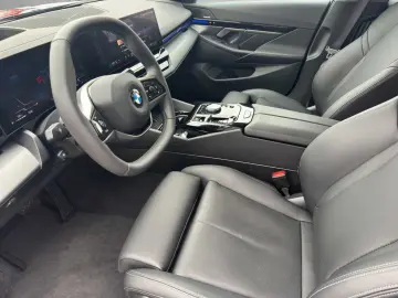 BMW 520 i 360  Kamera Head-Up Display