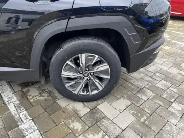 HYUNDAI TUCSON 1.6T-GDi 230CP Hybrid Style  6AT 2WD