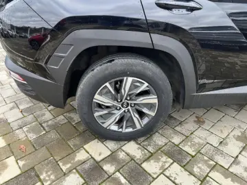 HYUNDAI TUCSON 1.6T-GDi 230CP Hybrid Style  6AT 2WD