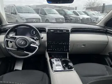 HYUNDAI TUCSON 1.6T-GDi 230CP Hybrid Style  6AT 2WD