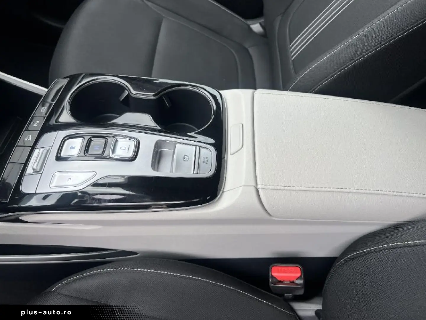 HYUNDAI TUCSON 1.6T-GDi 230CP Hybrid Style  6AT 2WD