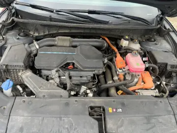 HYUNDAI TUCSON 1.6T-GDi 230CP Hybrid Style  6AT 2WD
