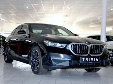 BMW 520i A   HUD   LED   4 ZONEN   HARMAN   ACC