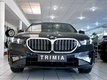 BMW 520i A   HUD   LED   4 ZONEN   HARMAN   ACC