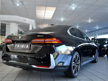 BMW 520i A   HUD   LED   4 ZONEN   HARMAN   ACC