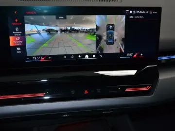 BMW 520i A   HUD   LED   4 ZONEN   HARMAN   ACC