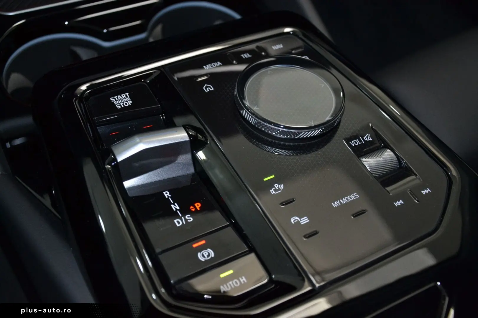 BMW 520i A   HUD   LED   4 ZONEN   HARMAN   ACC