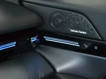 BMW 520i A   HUD   LED   4 ZONEN   HARMAN   ACC