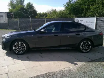 BMW 520 i M Sport AHK el. Driv.Plus Park.Plus HUD!