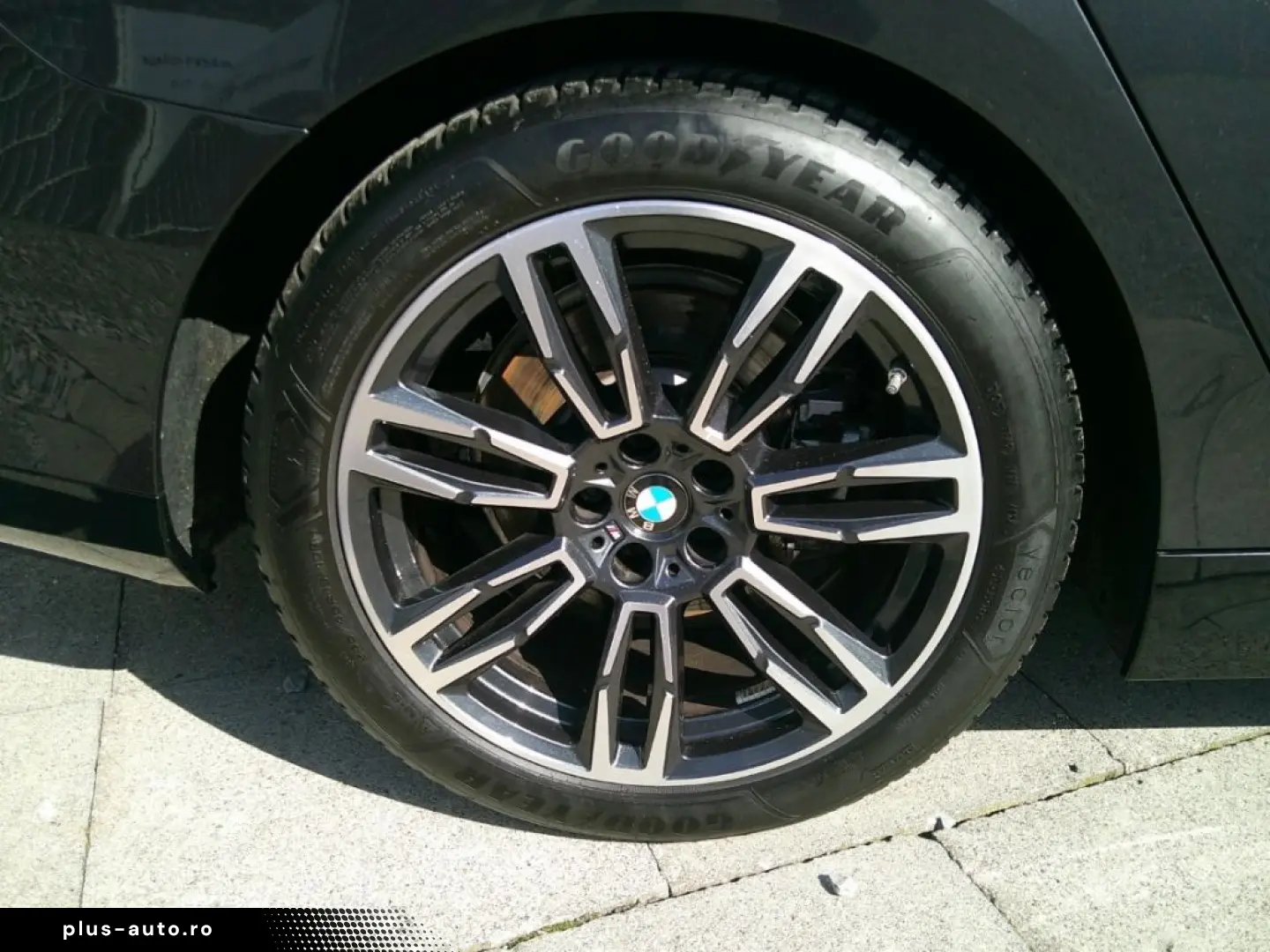 BMW 520 i M Sport AHK el. Driv.Plus Park.Plus HUD!