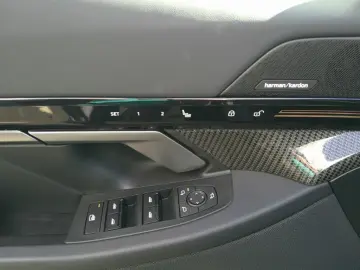 BMW 520 i M Sport AHK el. Driv.Plus Park.Plus HUD!