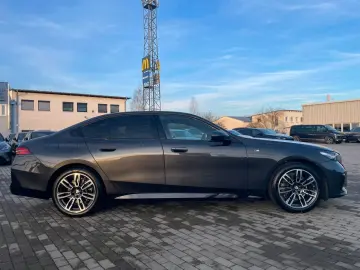 BMW 520 i M Sport STHZG HUD HK Sitzlüf 360 Keyless
