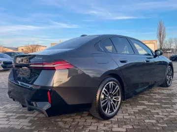 BMW 520 i M Sport STHZG HUD HK Sitzlüf 360 Keyless