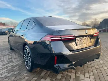 BMW 520 i M Sport STHZG HUD HK Sitzlüf 360 Keyless