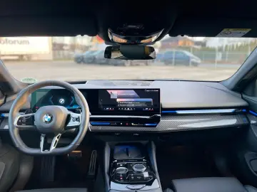 BMW 520 i M Sport STHZG HUD HK Sitzlüf 360 Keyless