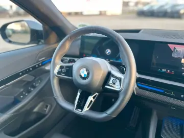BMW 520 i M Sport STHZG HUD HK Sitzlüf 360 Keyless
