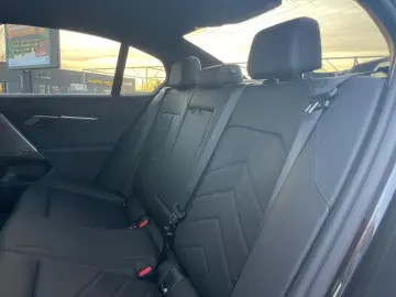 BMW 520 i M Sport STHZG HUD HK Sitzlüf 360 Keyless