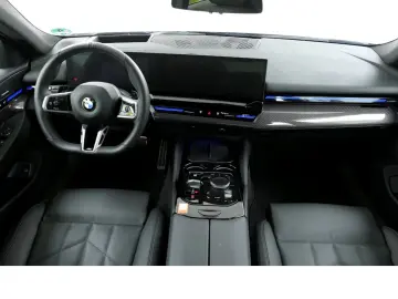 BMW 520i M Sport HeadUp Komfortsitze Sound 360 Kam
