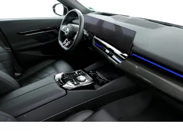 BMW 520i M Sport HeadUp Komfortsitze Sound 360 Kam