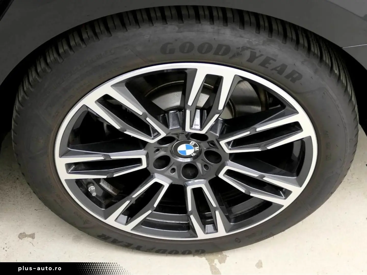 BMW 520i M Sport HeadUp Komfortsitze Sound 360 Kam