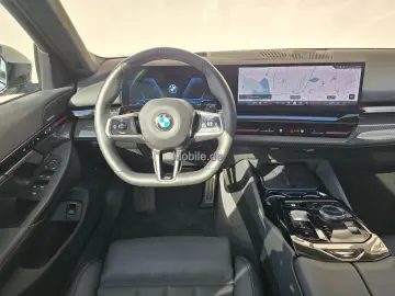 BMW 520i M Sportpaket Komfortsitze Panorama AHK