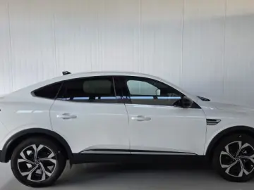 RENAULT ARKANA 1.6 E-Tech 145 techno