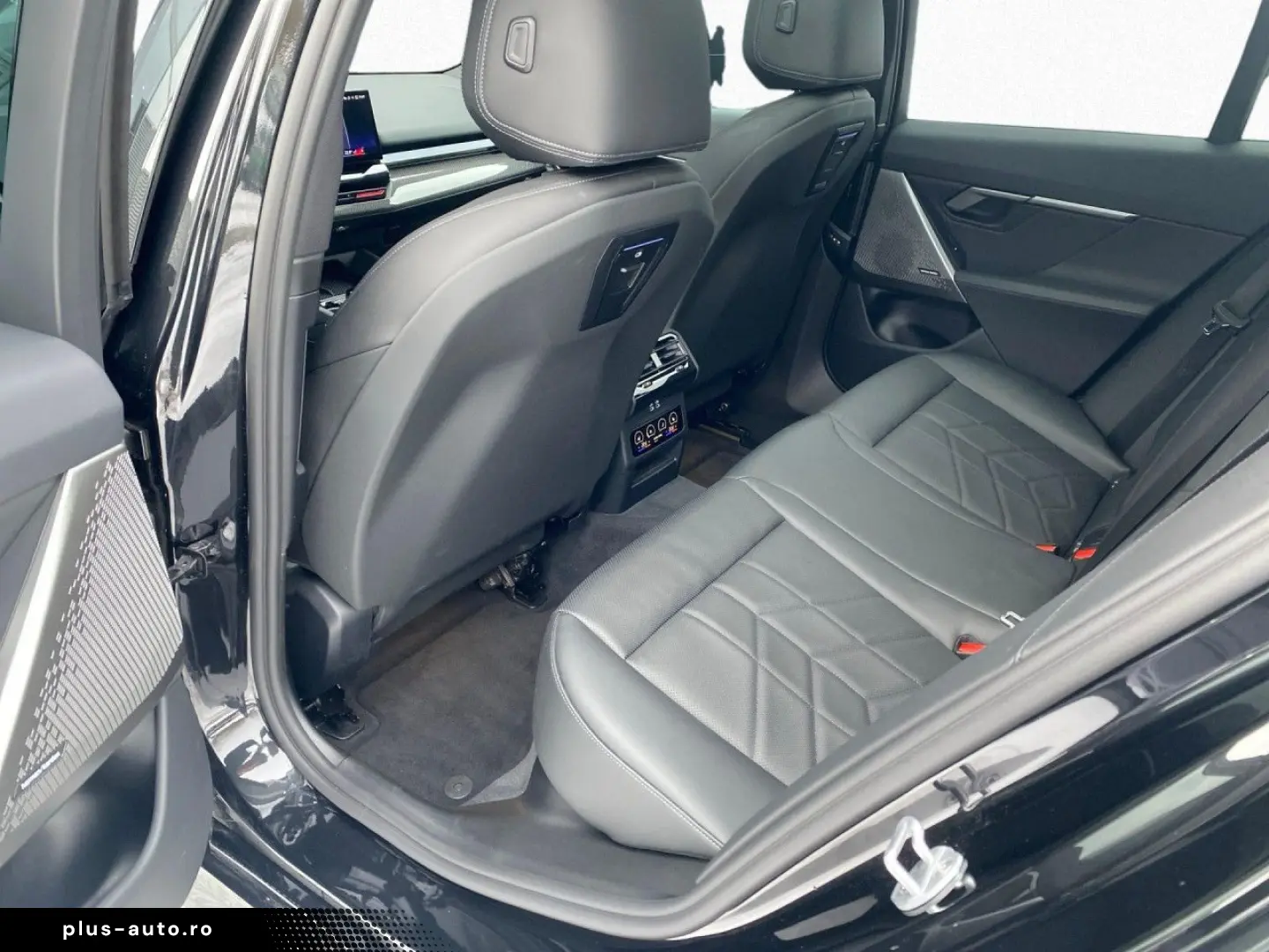 BMW 520i Lim M SPORT AdLED AHK Pano StHz H K St Go