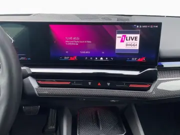 BMW 520i Lim M SPORT AdLED AHK Pano StHz H K St Go