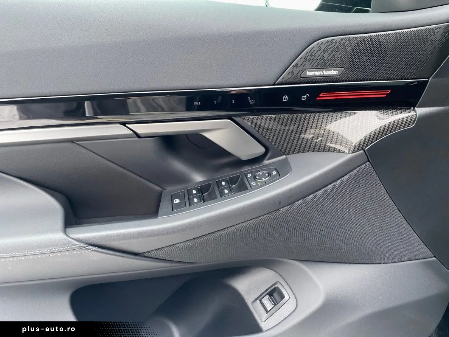 BMW 520i Lim M SPORT AdLED AHK Pano StHz H K St Go