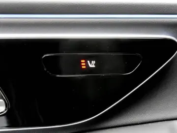 MERCEDES-BENZ E 300 de Avantgarde LED Kamera Distr T&hellip;