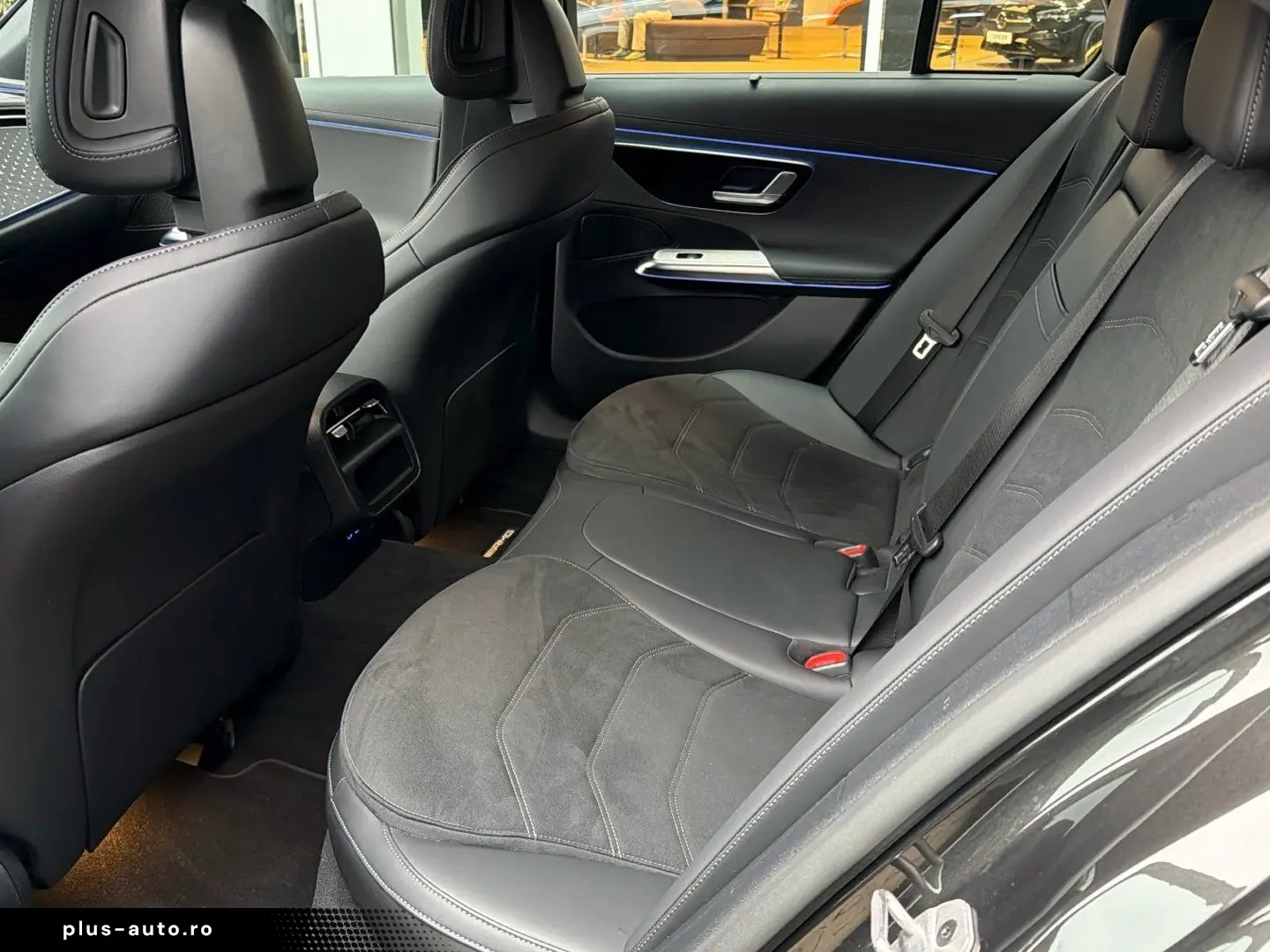 MERCEDES-BENZ E 200 AMG Digital-Light Pano Distronic&hellip;