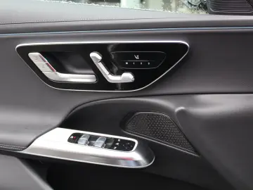 MERCEDES-BENZ E 200 AMG  SUPERSCREEN 360 KAMERA DIGI&hellip;