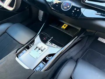 FERRARI Purosangue Carbon Rosso 70th Anniversary LIFT