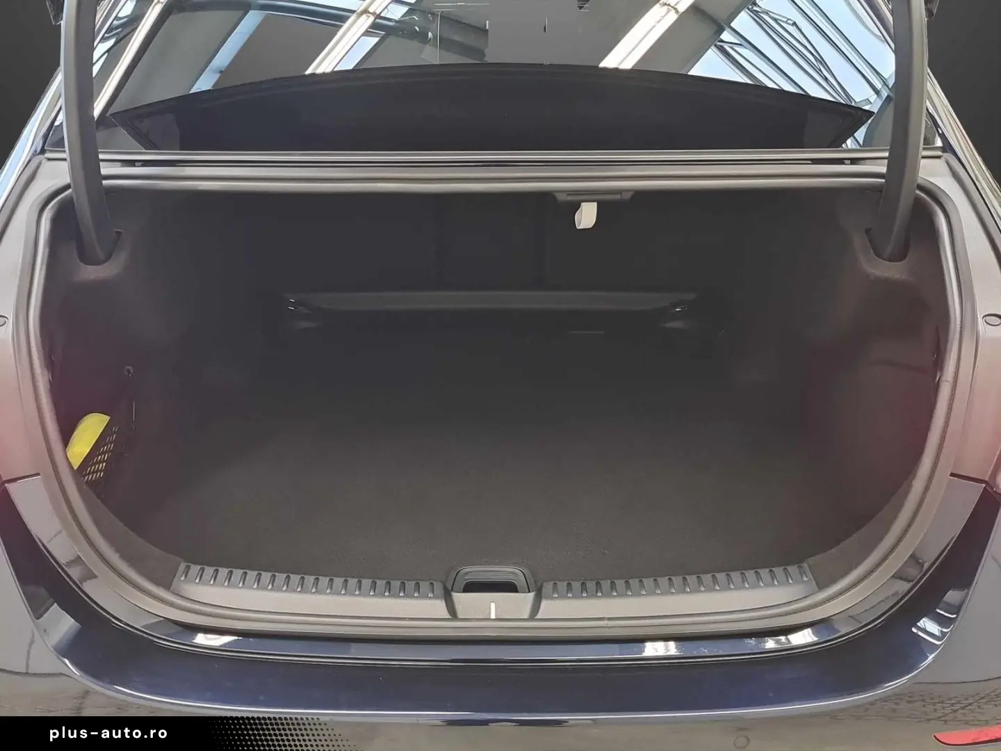 MERCEDES-BENZ E 220 d AMG NIGHT AHK Alarm Keyless Spurhalte